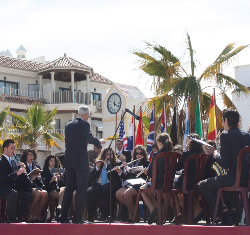 banda-de-musica-podium-800752-2