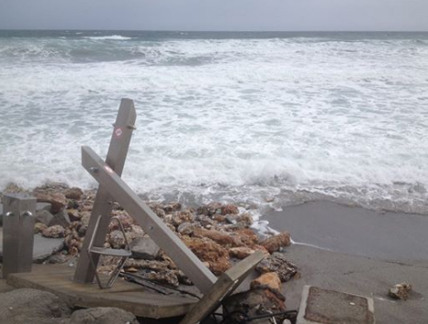 Nerja Stranden schade 201704 foto HacoRamaker